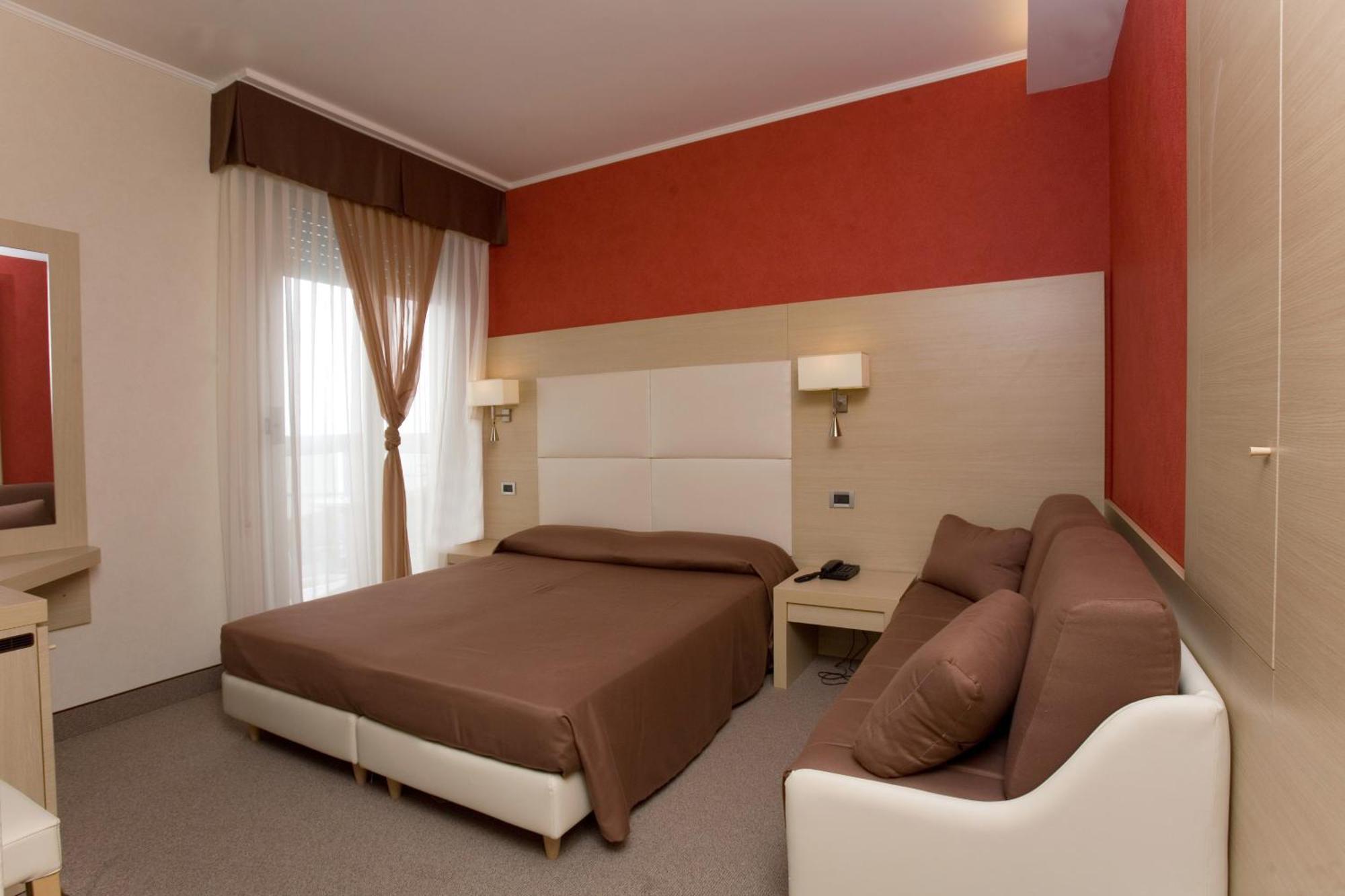 Hotel Rivamare Lido di Jesolo Esterno foto
