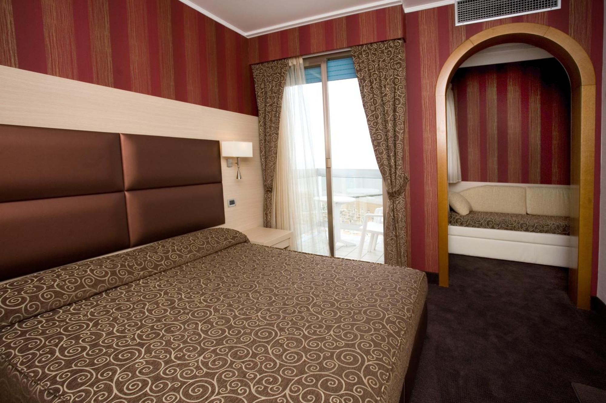 Hotel Rivamare Lido di Jesolo Esterno foto