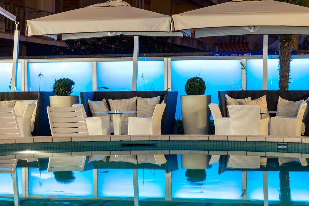 Hotel Rivamare Lido di Jesolo Esterno foto