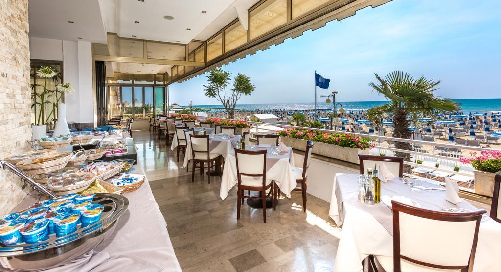 Hotel Rivamare Lido di Jesolo Esterno foto