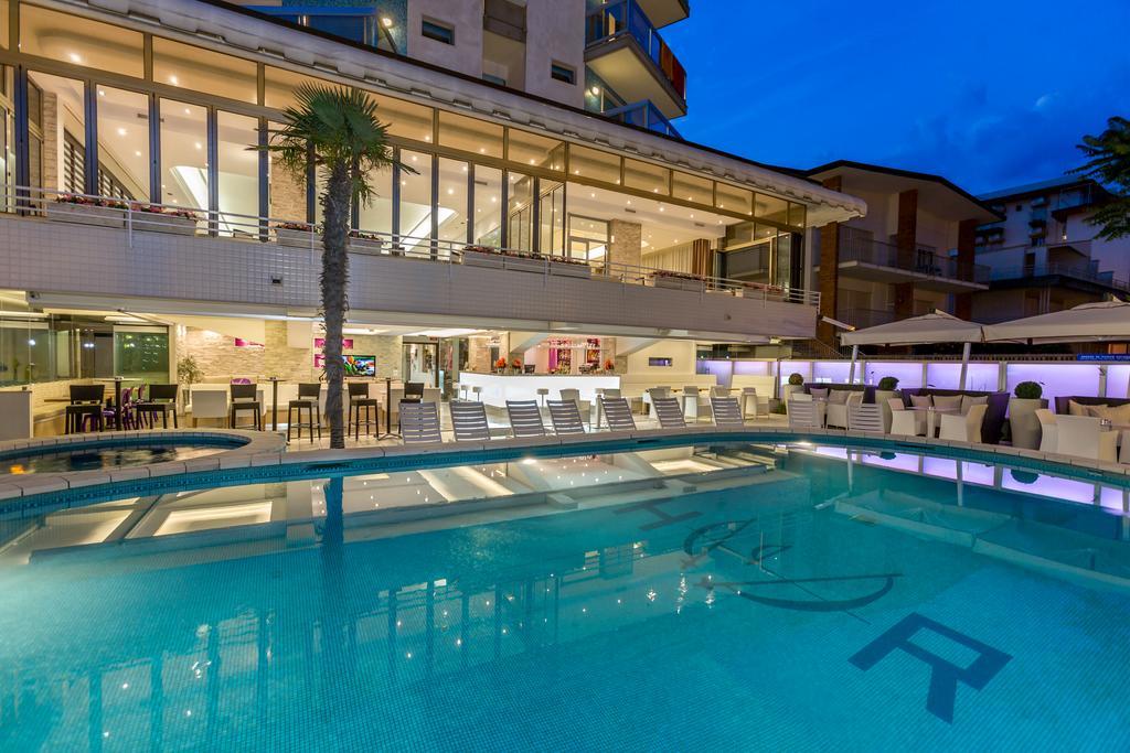 Hotel Rivamare Lido di Jesolo Esterno foto