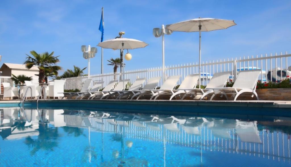 Hotel Rivamare Lido di Jesolo Esterno foto