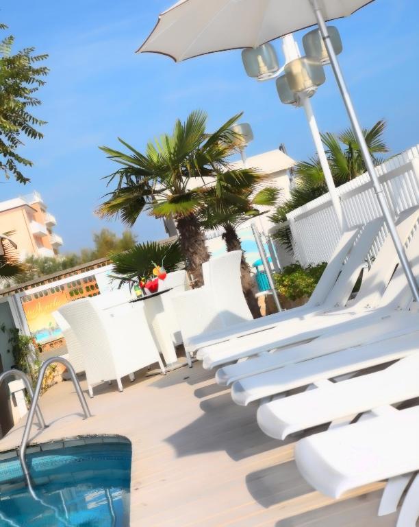 Hotel Rivamare Lido di Jesolo Esterno foto