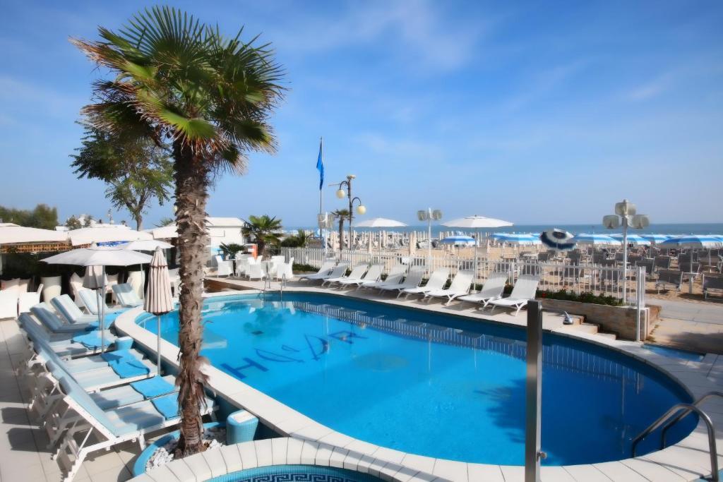 Hotel Rivamare Lido di Jesolo Esterno foto